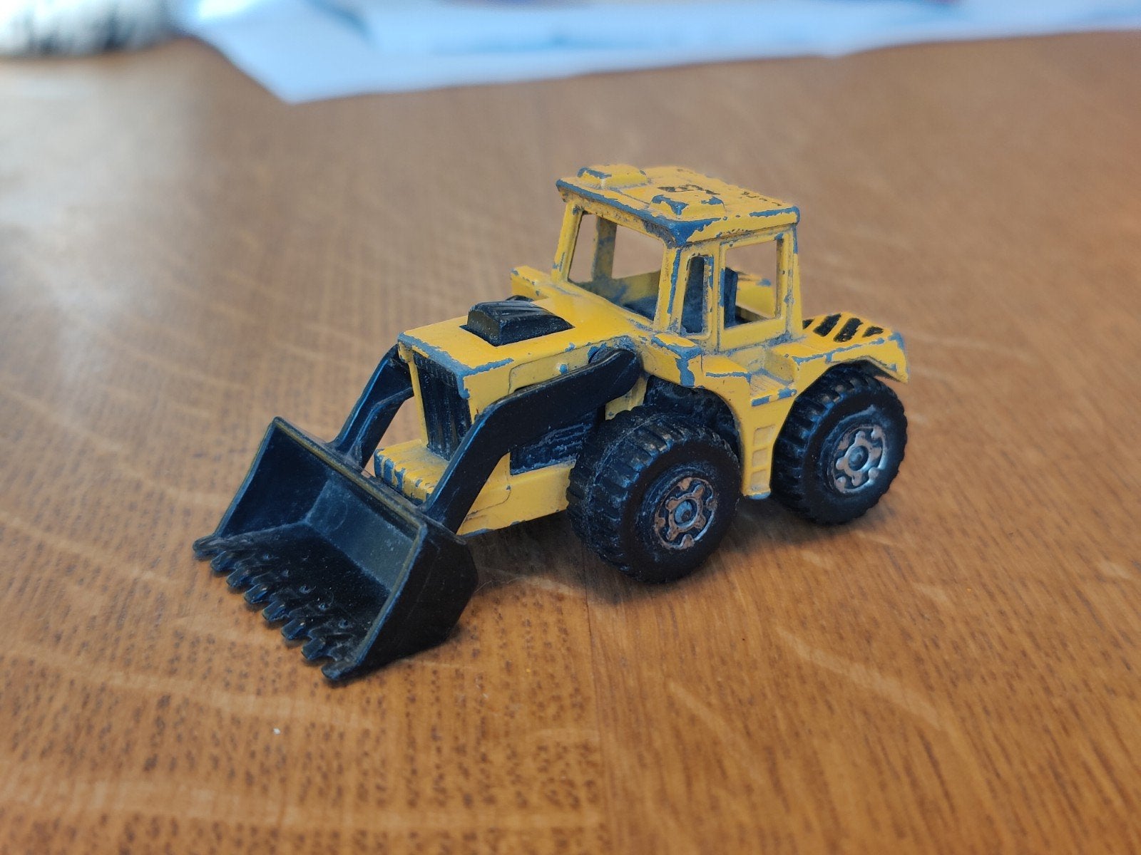 Matchbox Tractor Shovel ZWART GEEL, Ophalen, Zo goed als nieuw, Tractor of Landbouw