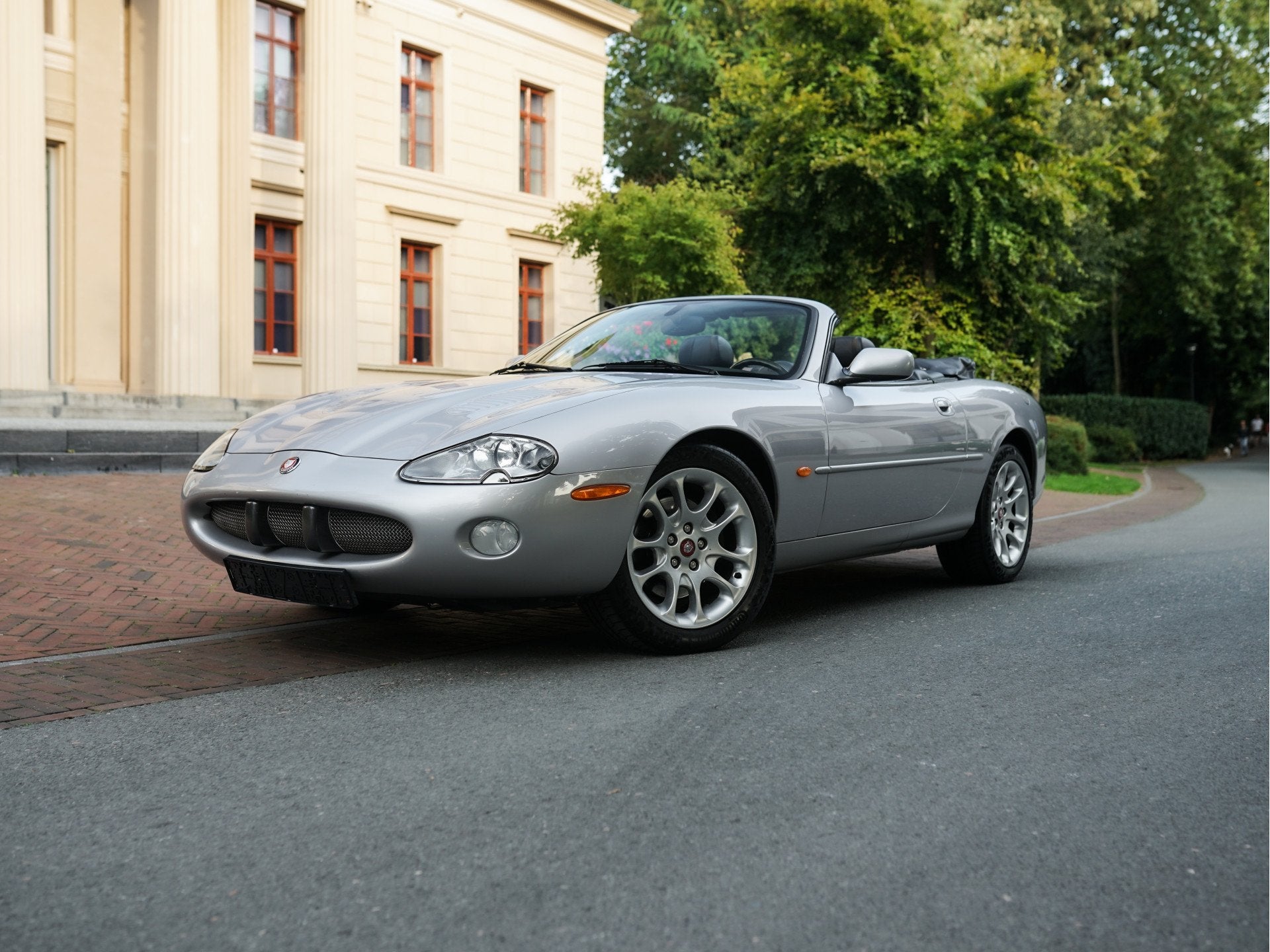 Jaguar XKR 4.0 V8 Convertible Supercharger l complete histor, Auto's, Automaat, Achterwielaandrijving, Cabriolet, 4 stoelen