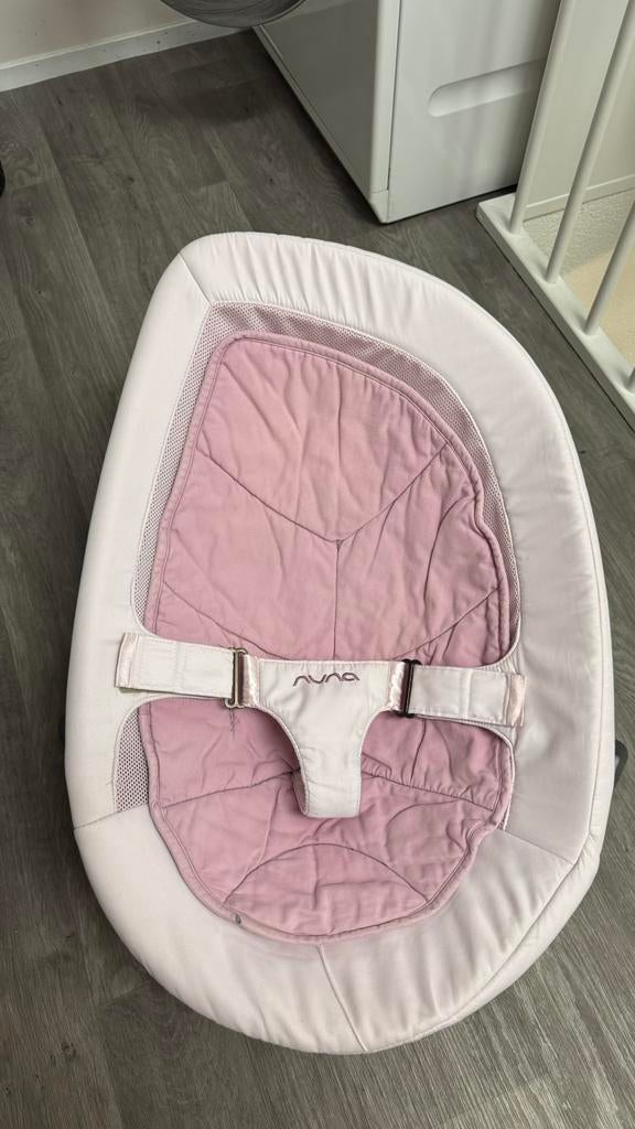 Nuna Leaf roze met extra handgemaakt kussen, Kinderen en Baby's, Wipstoeltjes, Wipstoel, Ophalen, Overige merken, Met gordel(s) of riempje(s)