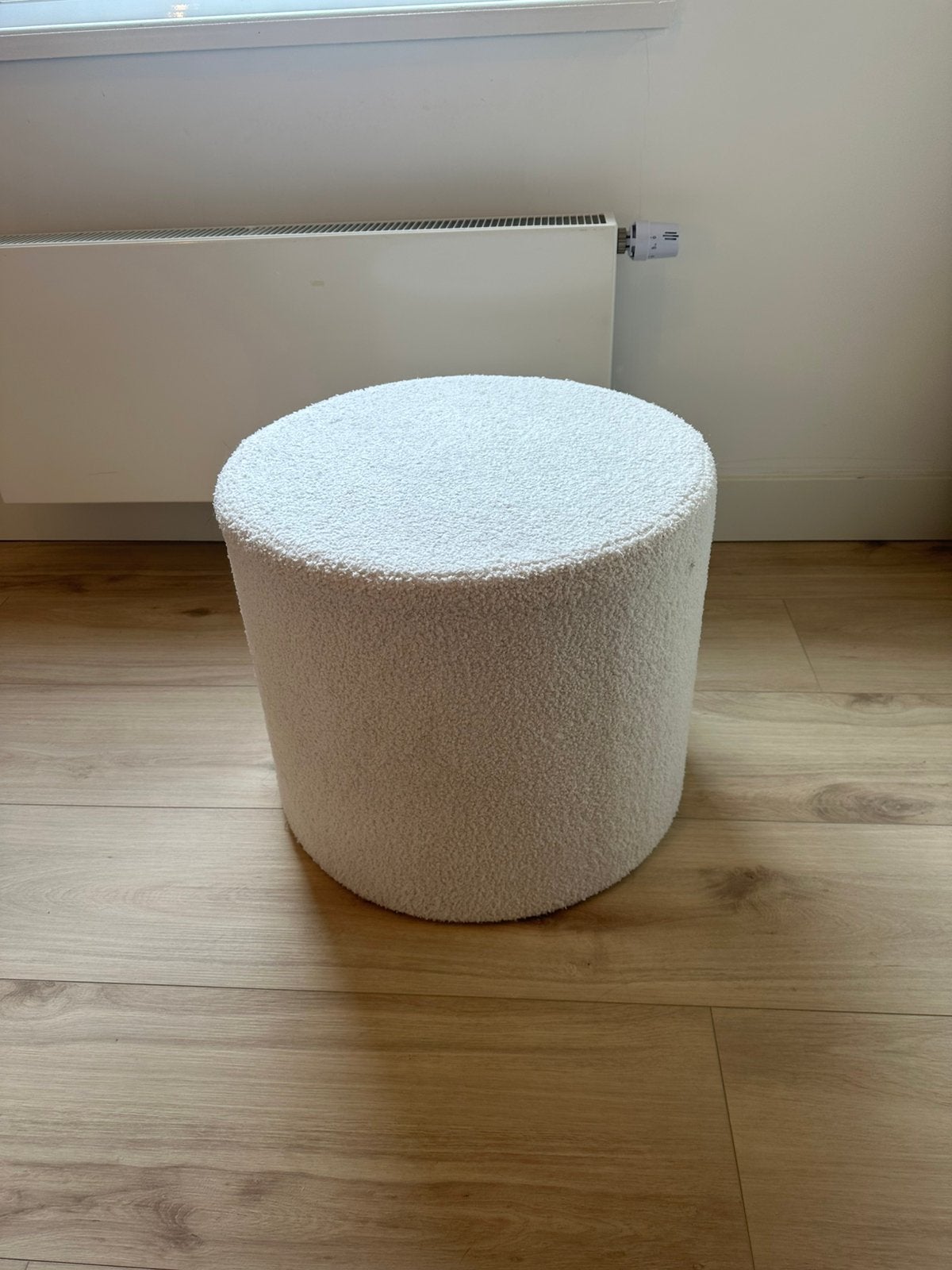 Poef teddy creme, Ophalen, Zo goed als nieuw, Rond, Minder dan 50 cm