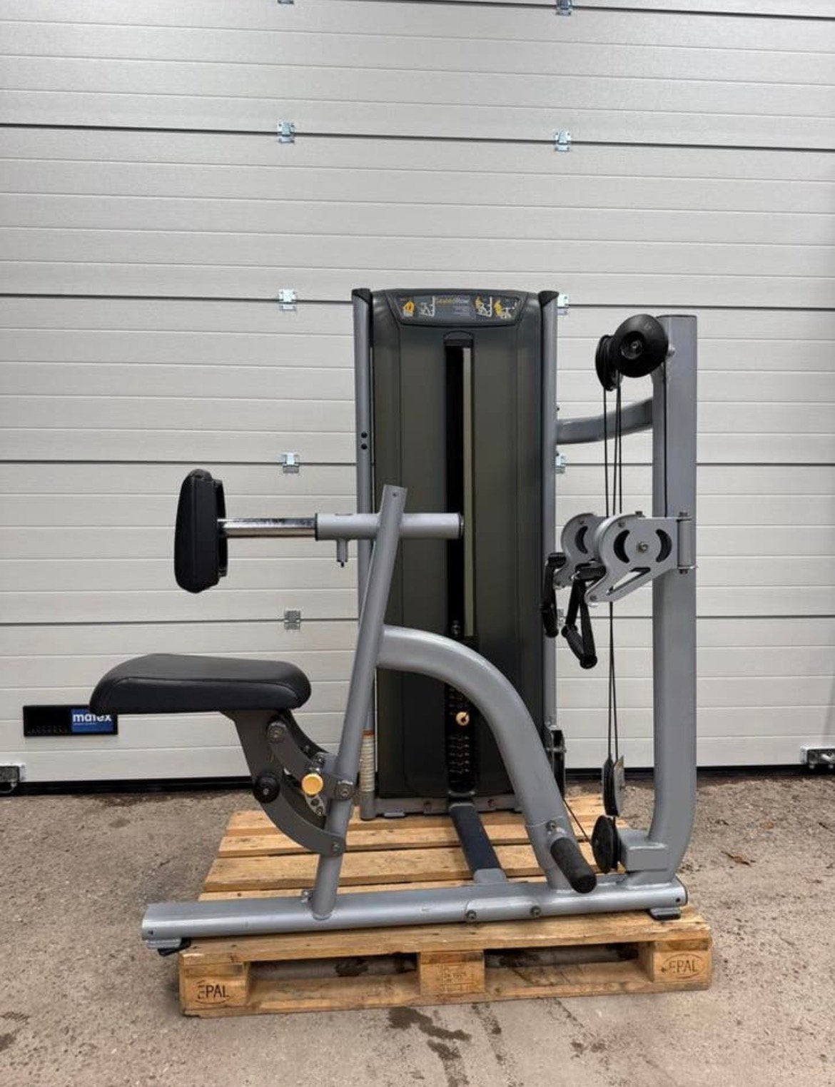 Matrix seated row met 72 kg gewichten / fitness / gym / rug, Ophalen, Benen, Gebruikt, -