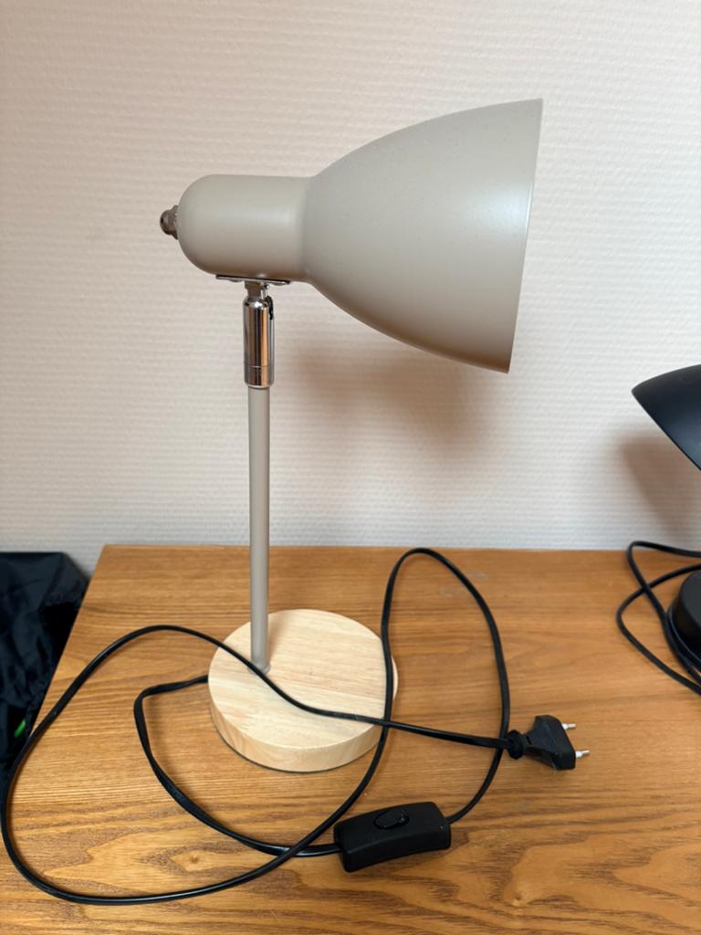 Zand - taupe kleurig burea of bedlampje, Ophalen, Zo goed als nieuw, Minder dan 50 cm