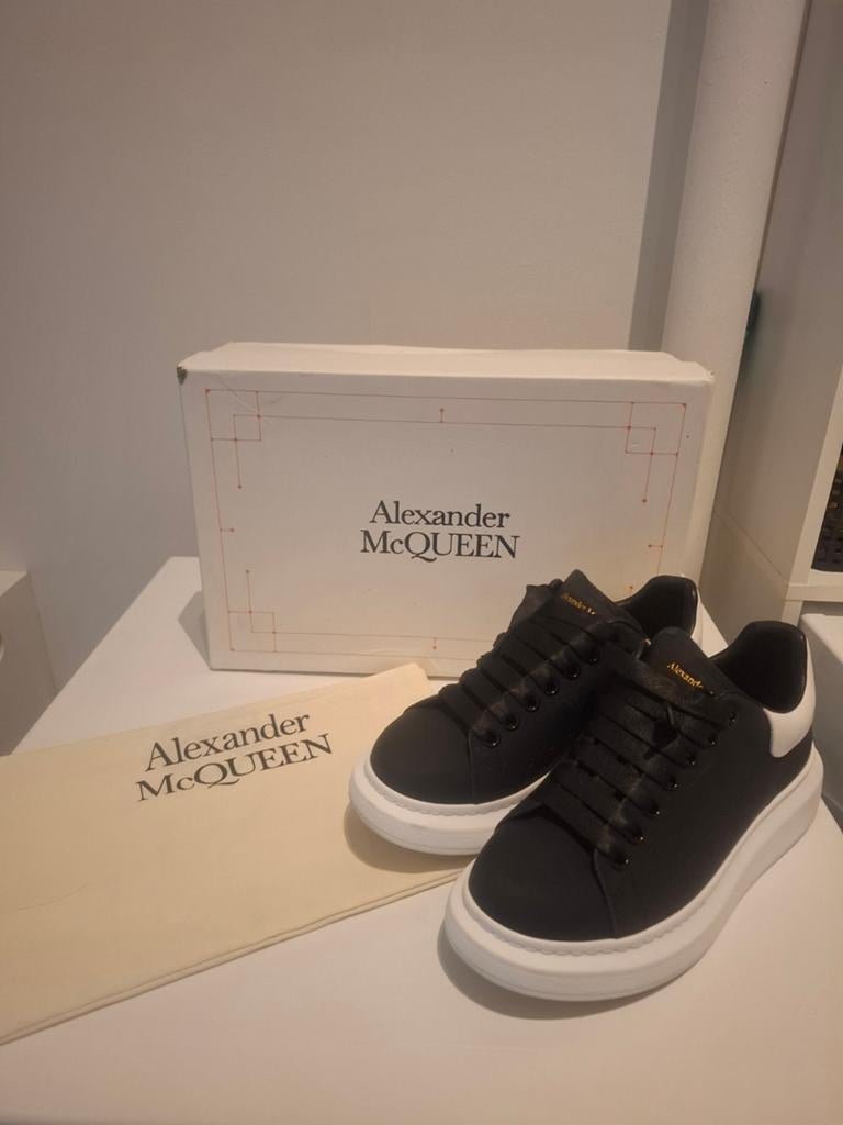 Alexander McQueen sneakers - Zwart/Wit - Maat 39, Zwart, Ophalen of Verzenden, Alexander McQueen, Sneakers of Gympen