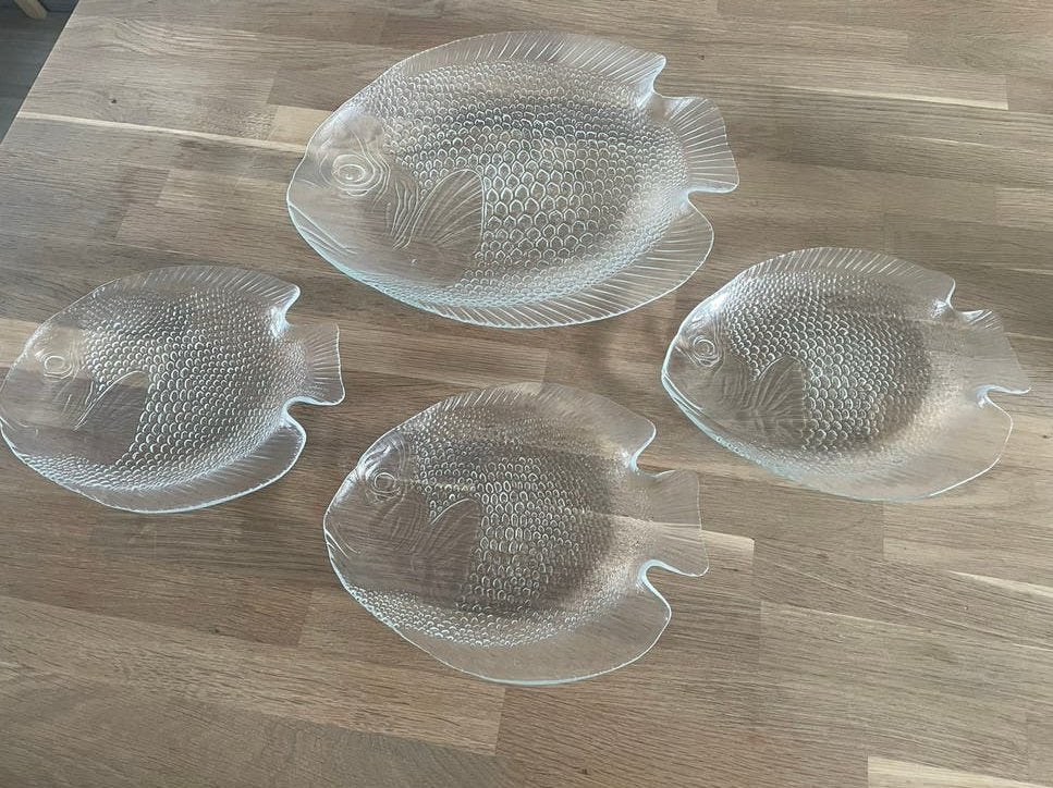 Vier vintage vis schalen / borden glas, Ophalen, Gebruikt, Glas, Bord(en)