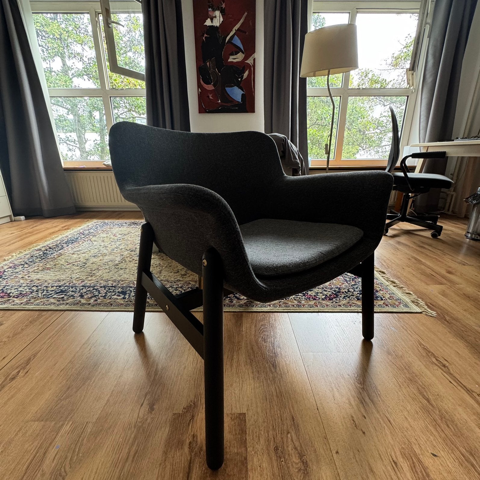 IKEA VEDBO stoel - Zwart, elegant design, uitstekende staat, Ophalen, Zo goed als nieuw, Stof, 75 tot 100 cm