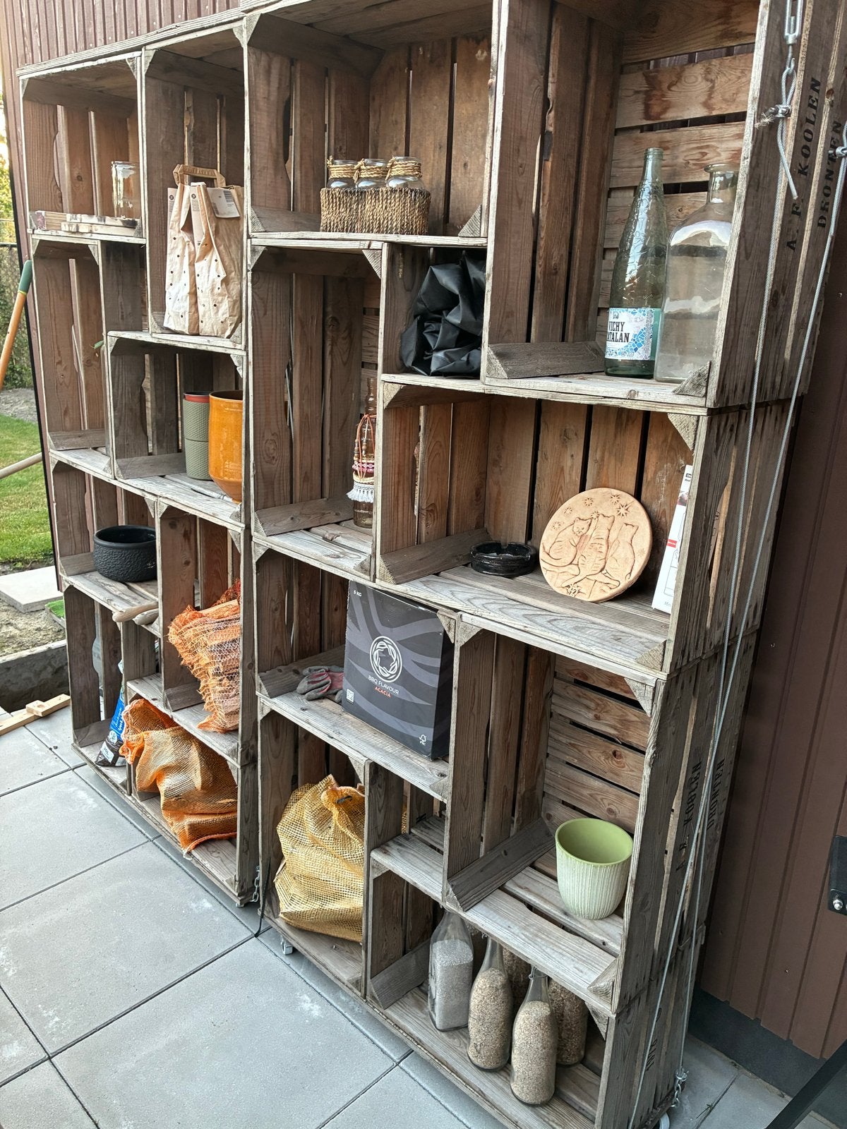Unieke houten krattenkast - Perfect voor opslag en decoratie, Ophalen, Met plank(en), Gebruikt, 150 tot 200 cm