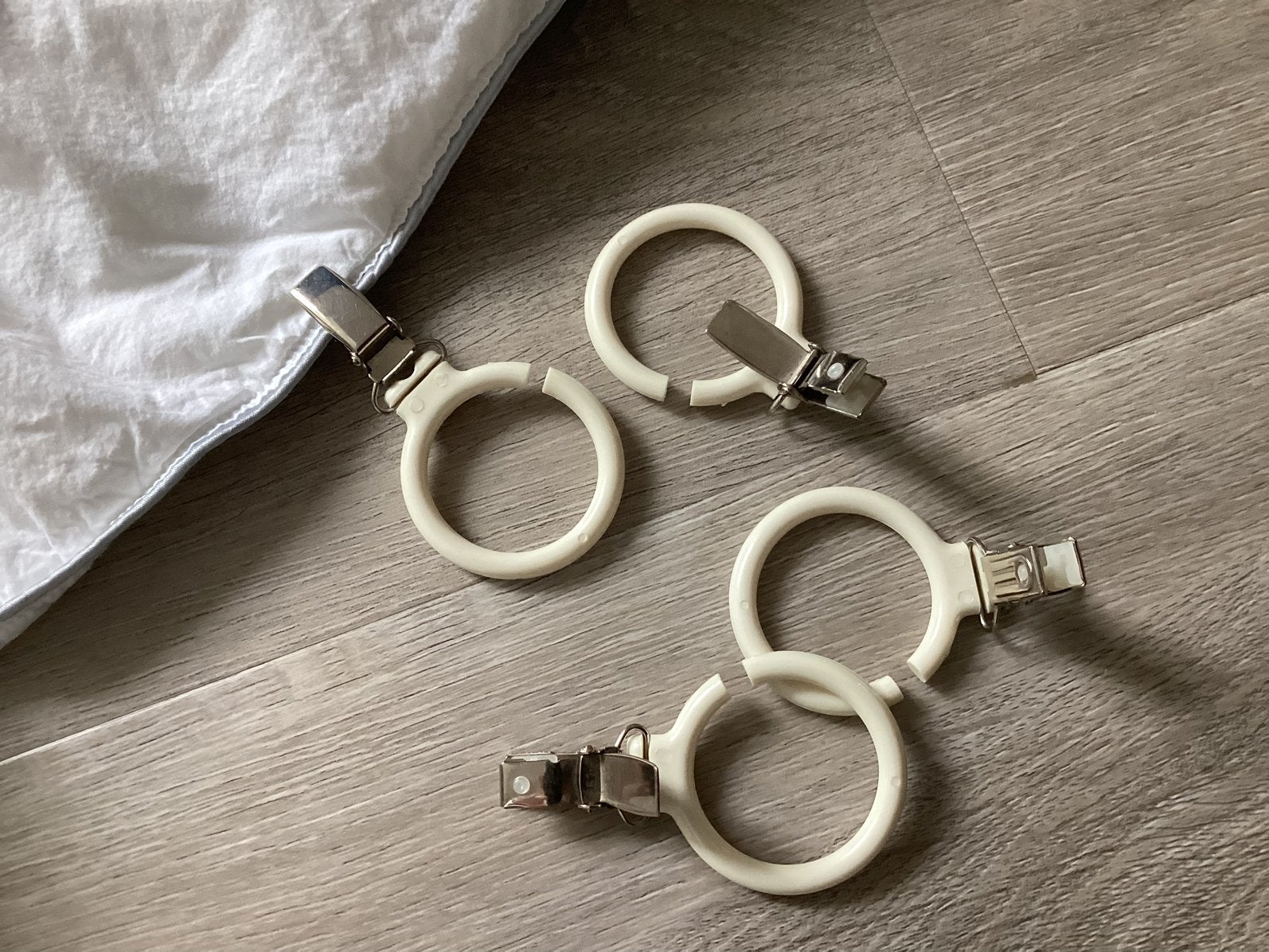 Baby kinder dekbed deken vasthoud 4x ringen , als nieuw, Kinderen en Baby's, Jongetje of Meisje, Wit, Ophalen of Verzenden, Deken of Dekbed