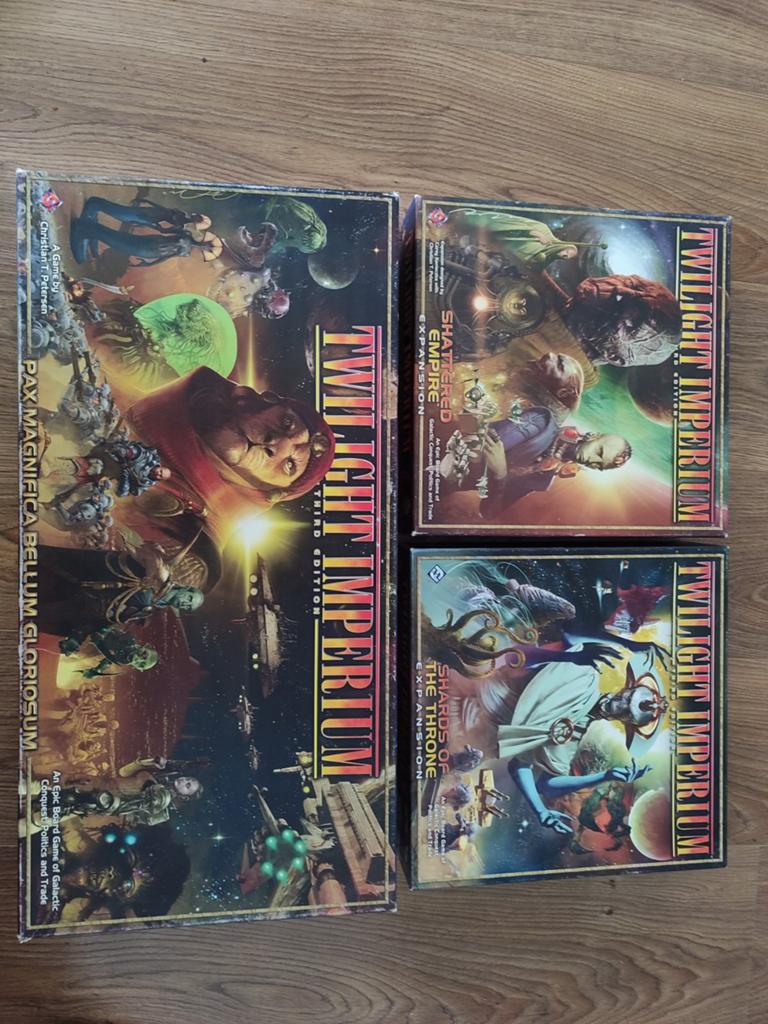 Twilight Imperium + uitbreidingen, third edition, Hobby en Vrije tijd, Gezelschapsspellen | Bordspellen, Ophalen of Verzenden