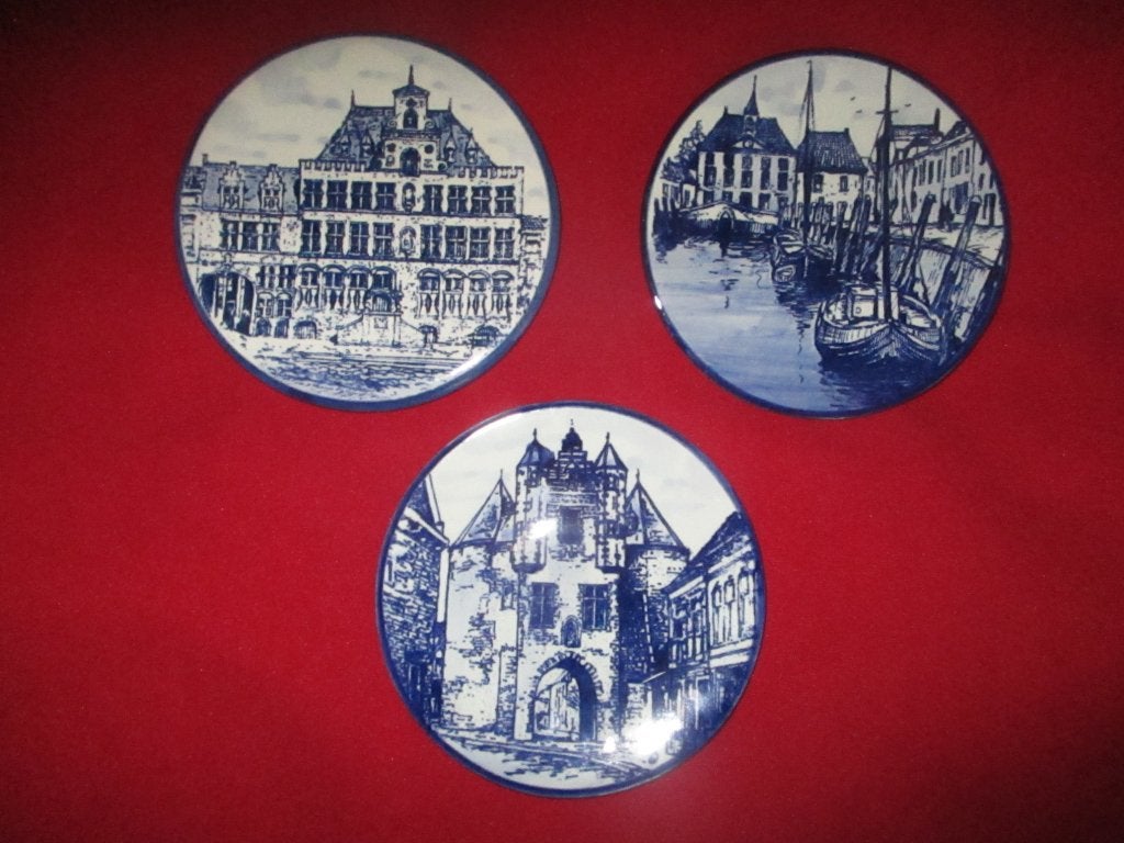Drie bordjes van Bergen op Zoom ., Ophalen of Verzenden