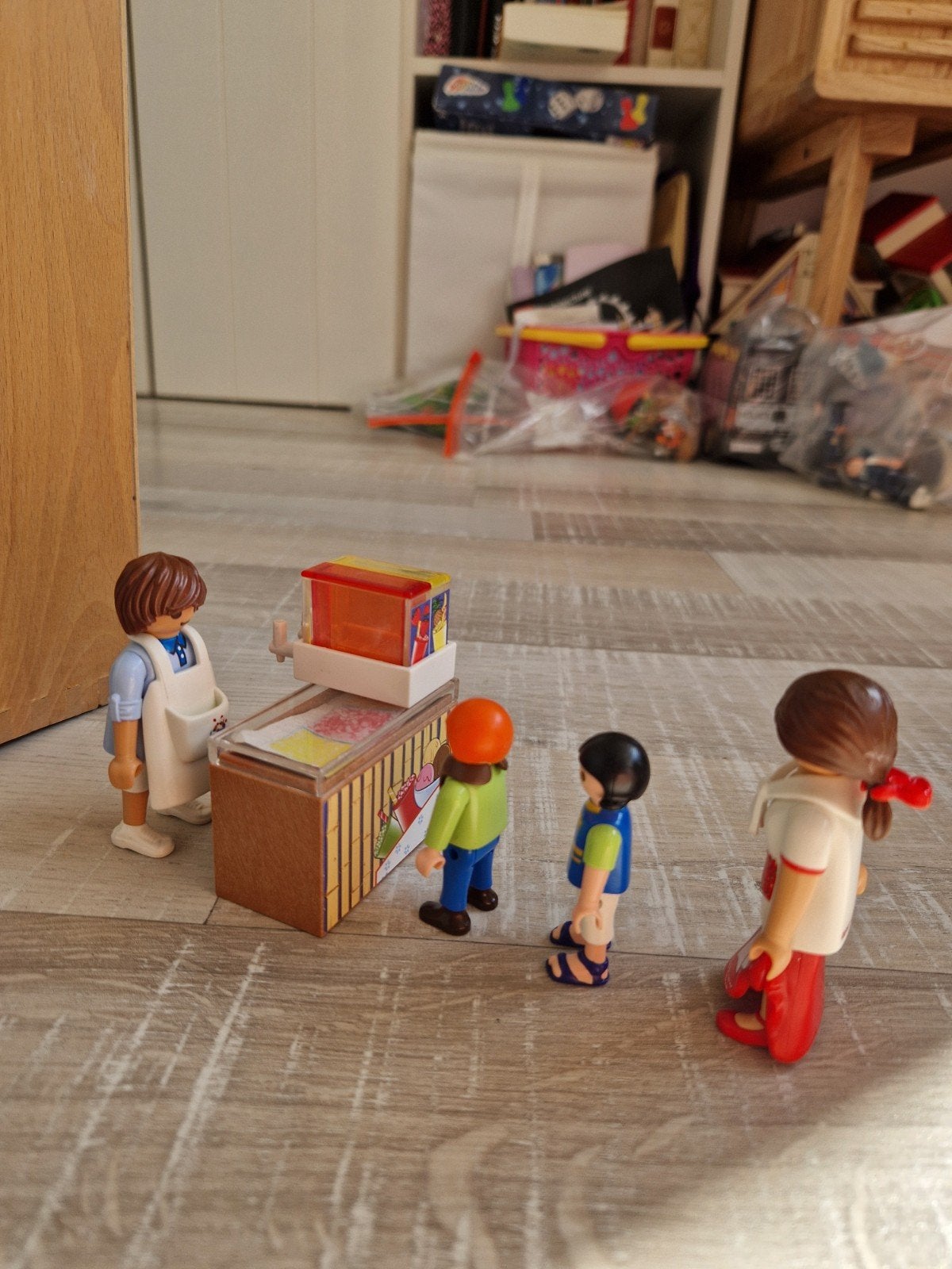 Playmobil poppetjes en ijscokraam, Kinderen en Baby's, Speelgoed | Playmobil, Ophalen, Gebruikt, Losse onderdelen, City action