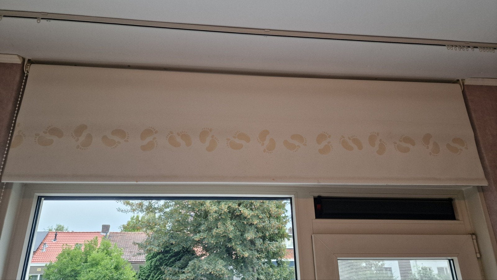 Rolgordijn met babyvoetjes patroon 168 breedte x 175 lang, Ophalen, Crème, Gebruikt, Rolgordijn
