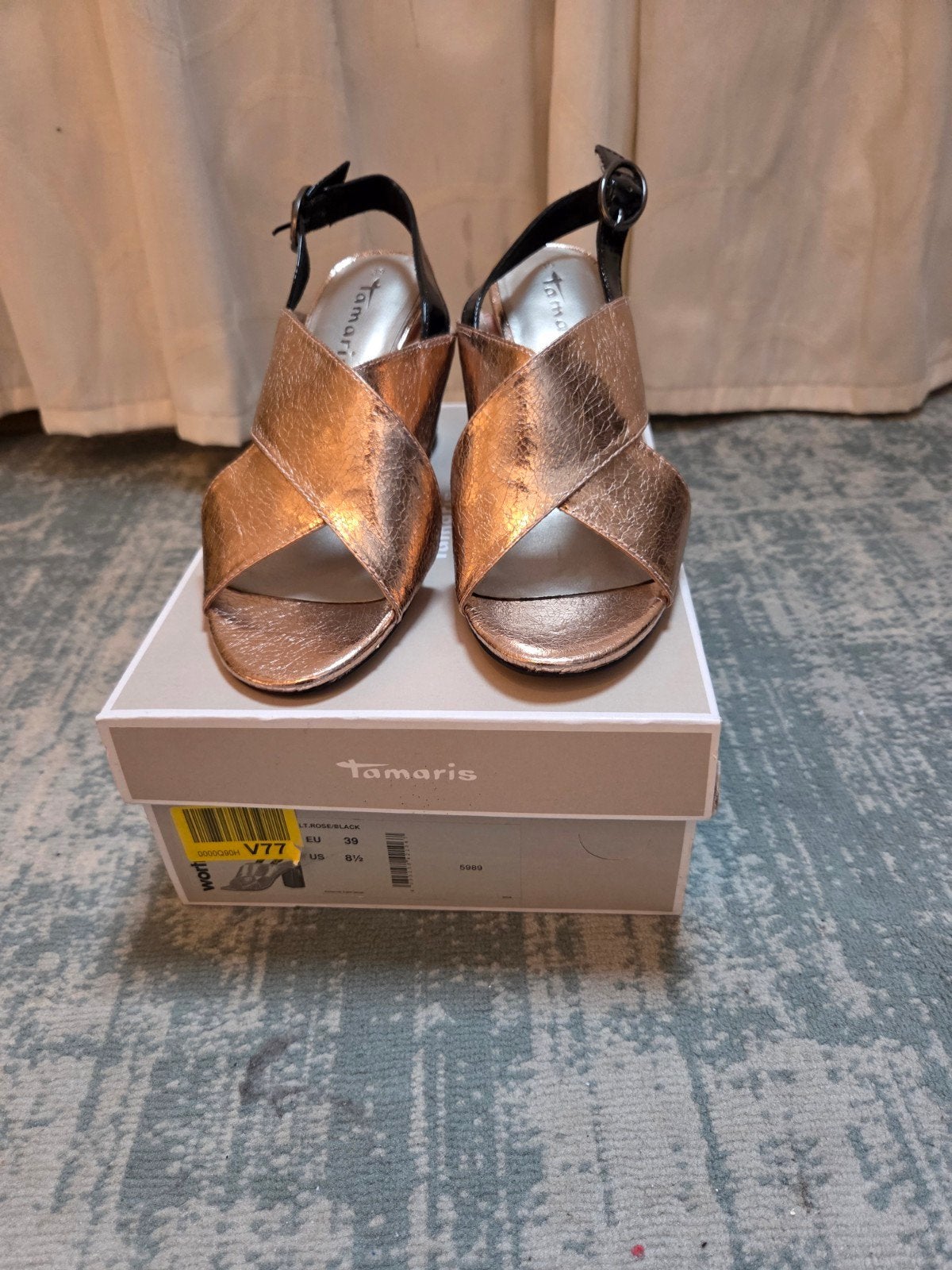 Tamaris pump maat 39, Kleding | Dames, Schoenen, Ophalen, Nieuw