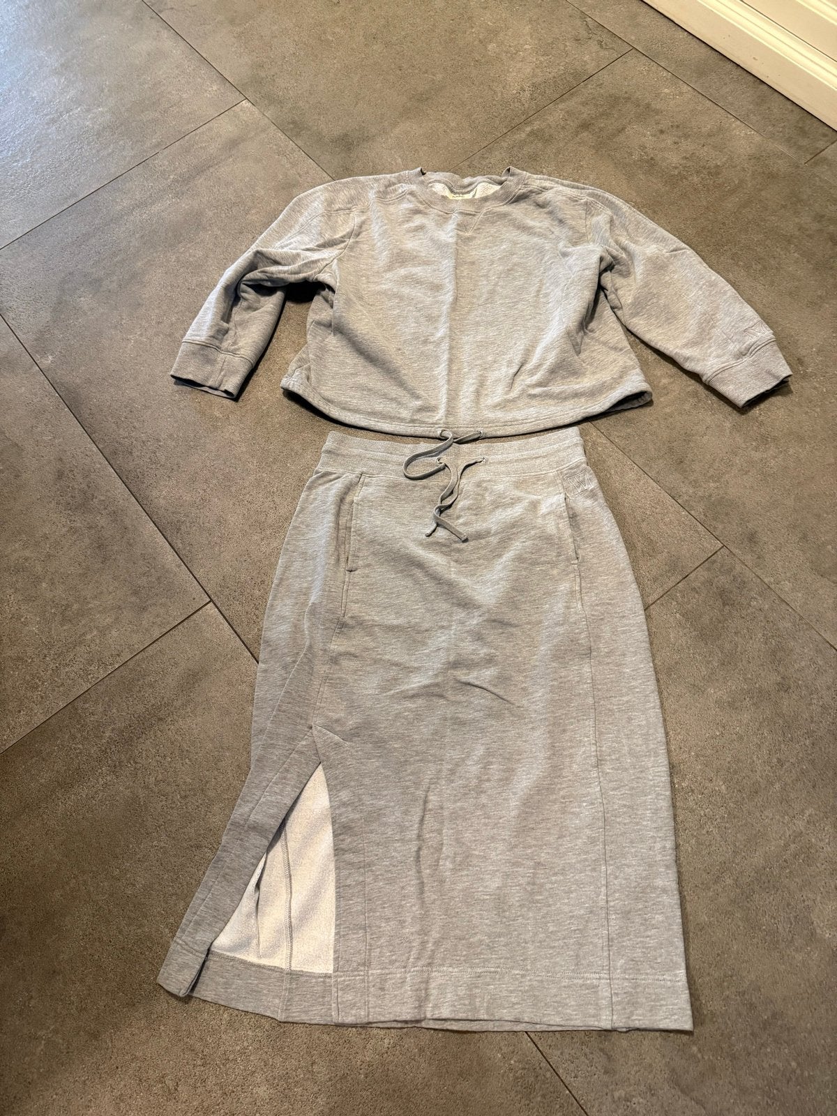 InWear tweedelige set: sweater en rok, maat M, Kleding | Dames, Maat 38/40 (M), Ophalen of Verzenden, Zo goed als nieuw, Grijs