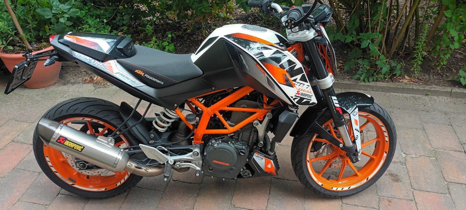 KTM Duke 390 -  vanaf A2 rijbewijs -Akrapovic uitlaat, Motoren, Motoren | KTM, Sportuitlaat, Gebruikt, Particulier, 373 cc