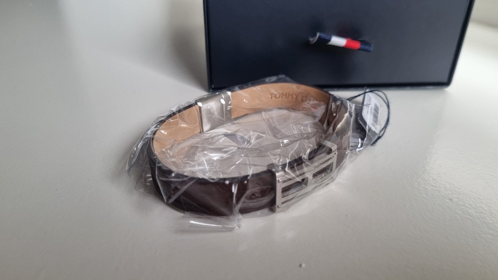 Tommy Hilfiger Leren Armband - Nieuw in Doos, Ophalen of Verzenden, Nieuw, Bruin, Leer