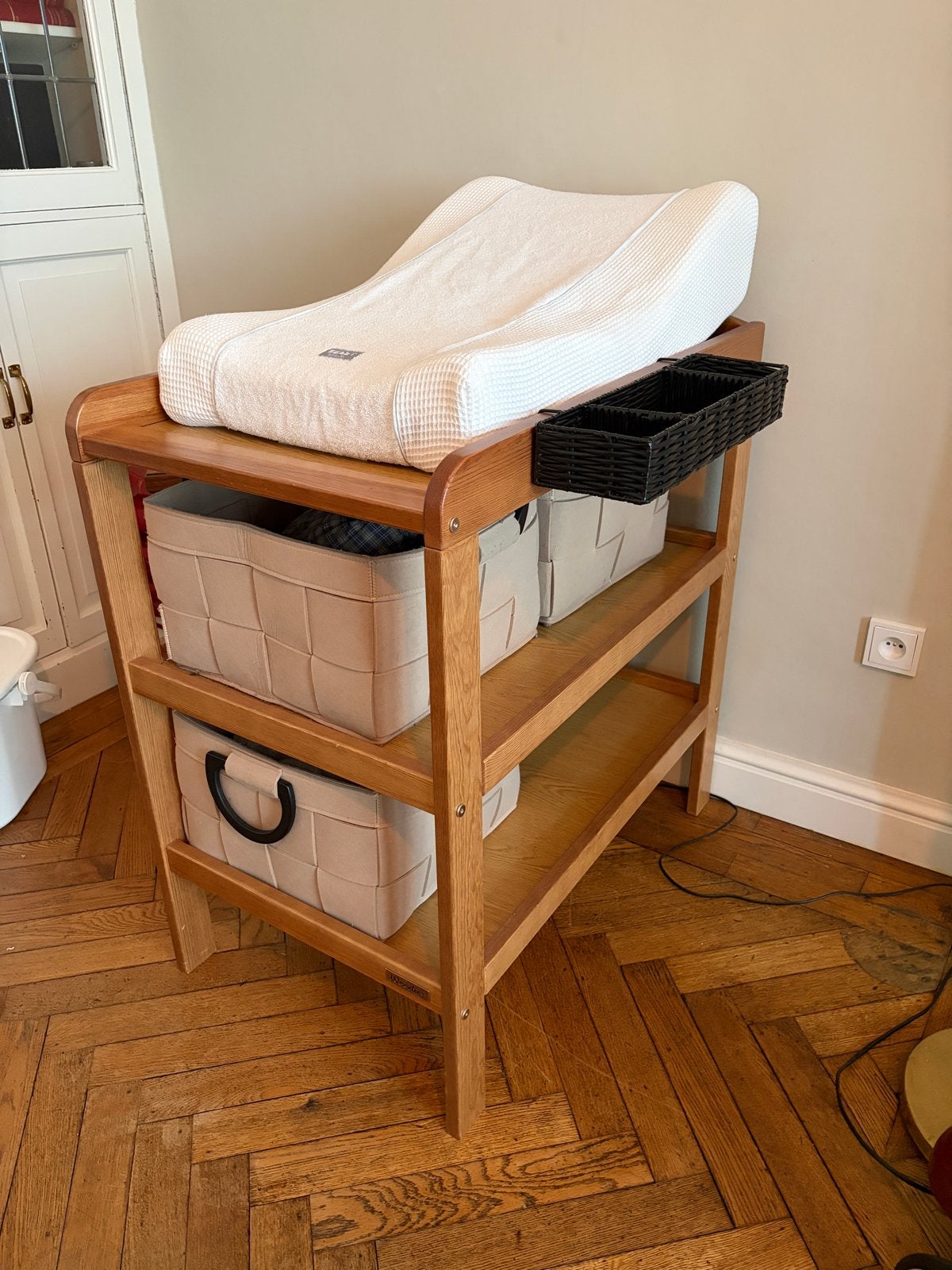 Foto 3 van Houten Commode met Aankleedkussen en Opbergmanden