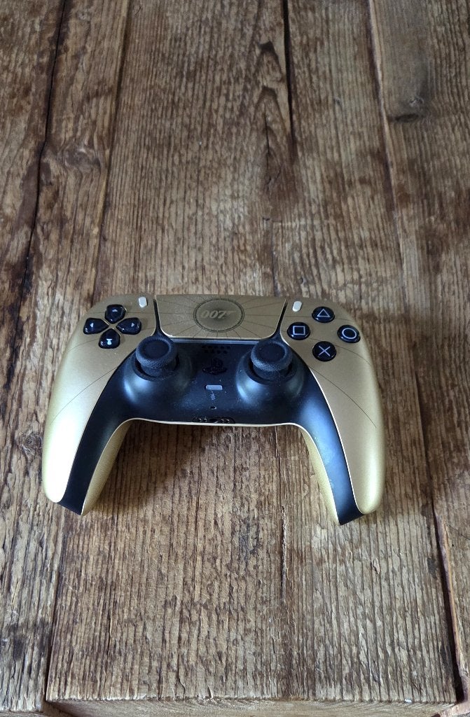 007 dual sense controller voor de ps 5 te koop, Spelcomputers en Games, Ophalen, Zo goed als nieuw, Vanaf 3 jaar, Eén computer
