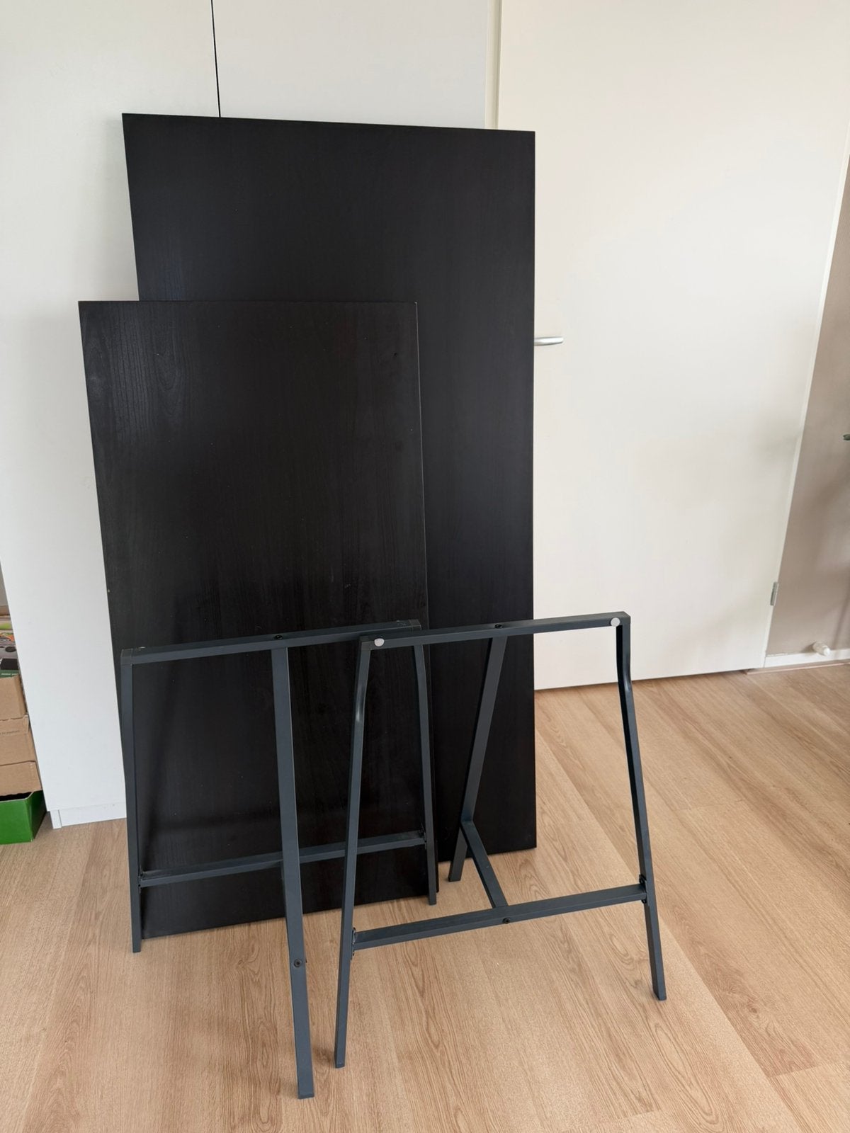 2x IKEA LINNMON bureaublad + metalen schragen, Ophalen, Zo goed als nieuw