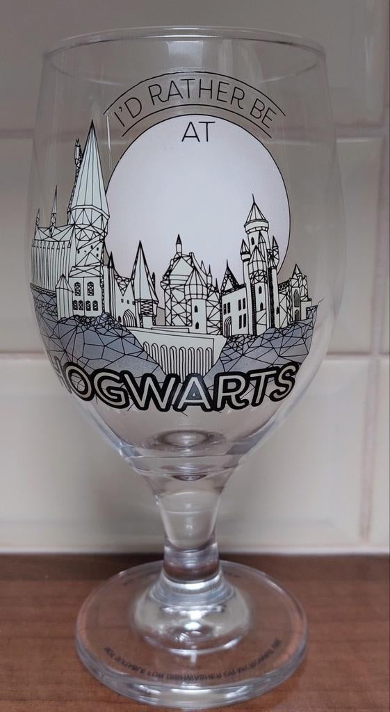 Harry Potter Hogwarts Wijnglas - Collectors Item Nieuwstaat, Ophalen of Verzenden, Nieuw, Gebruiksvoorwerp
