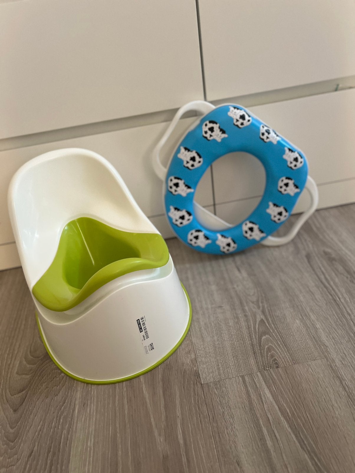 potje, groen-wit + toiletzitting Baby ikea traning, Kinderen en Baby's, Badjes en Verzorging, Ophalen of Verzenden, Zo goed als nieuw
