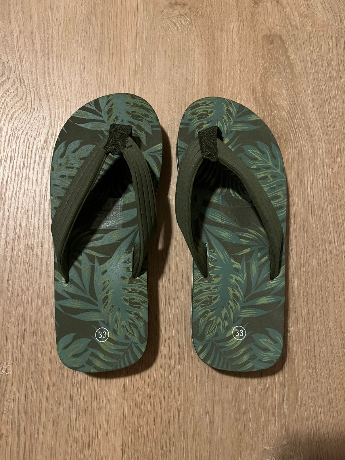 Slippers jongen maat 33 zgan, Ophalen of Verzenden, Zo goed als nieuw, Jongen, Overige typen