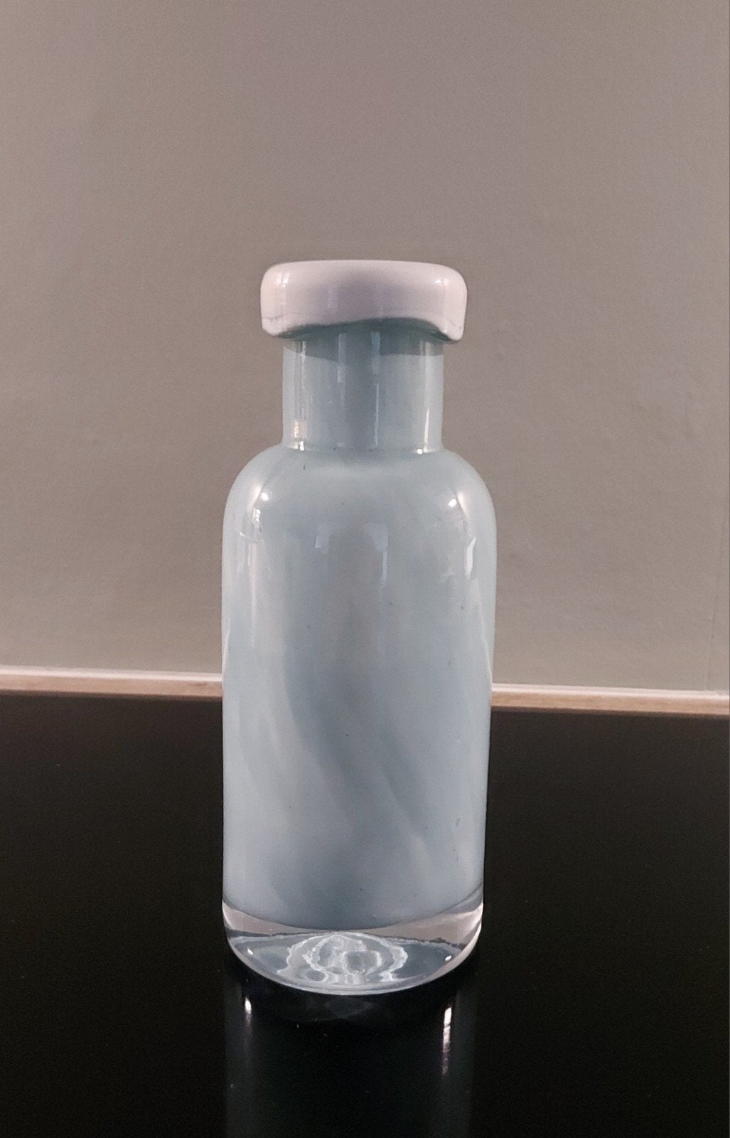 Fidrio vaas ancient grey/ blauw, Huis en Inrichting, Woonaccessoires | Vazen, Handgemaakt, Blauw, Ophalen of Verzenden, Glas