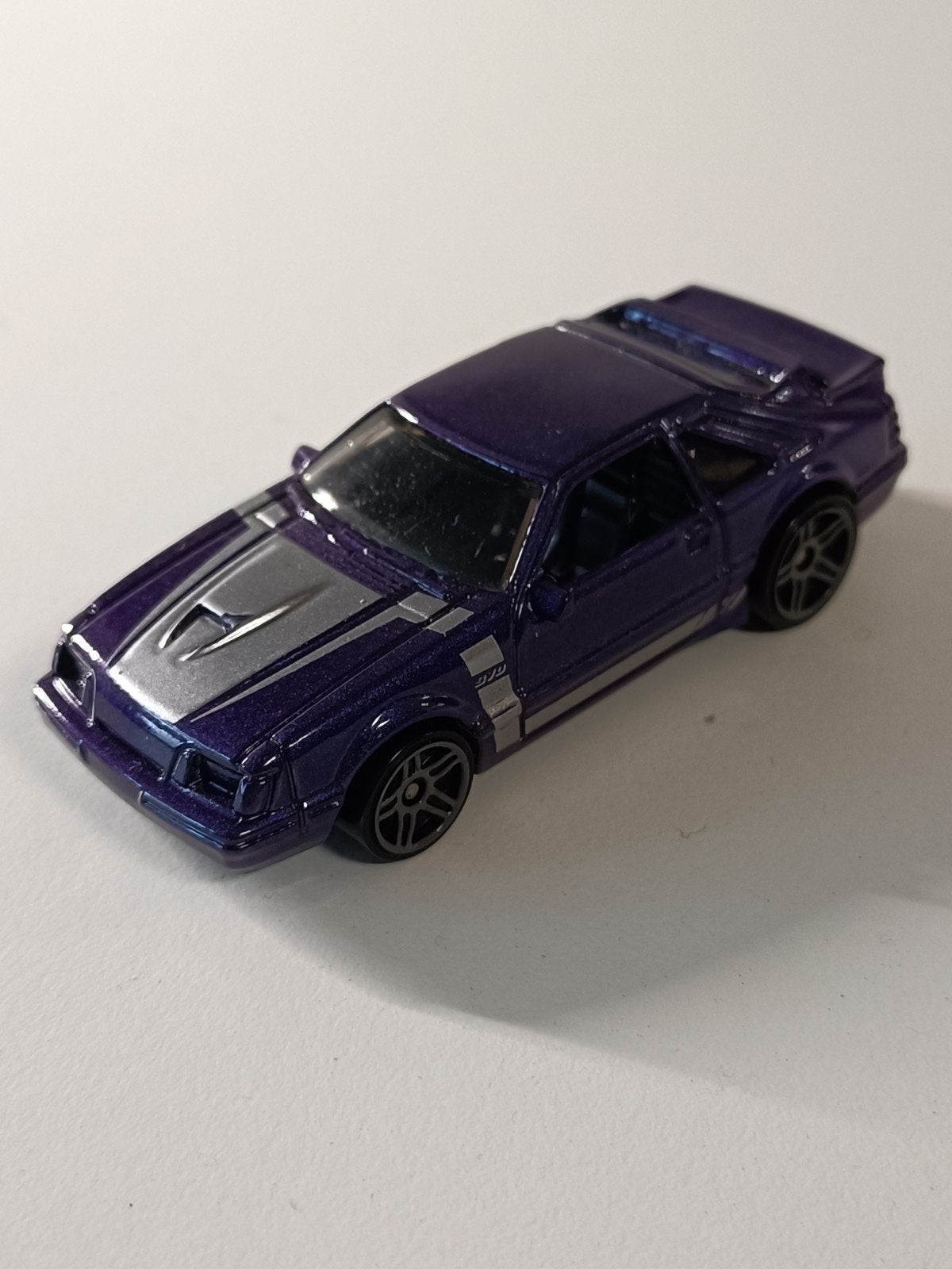 Hot Wheels Ford Mustang SVO - Paars met zilveren strepen, Ophalen of Verzenden, Zo goed als nieuw, Auto