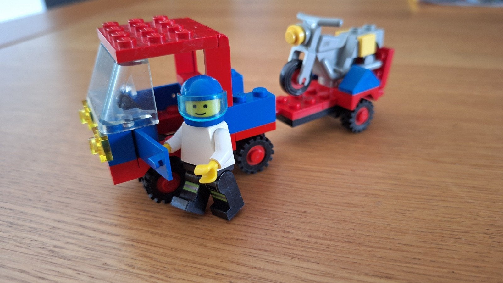 Lego voertuig met aanhanger en motor - Compleet!, Ophalen of Verzenden, Zo goed als nieuw, Overige merken