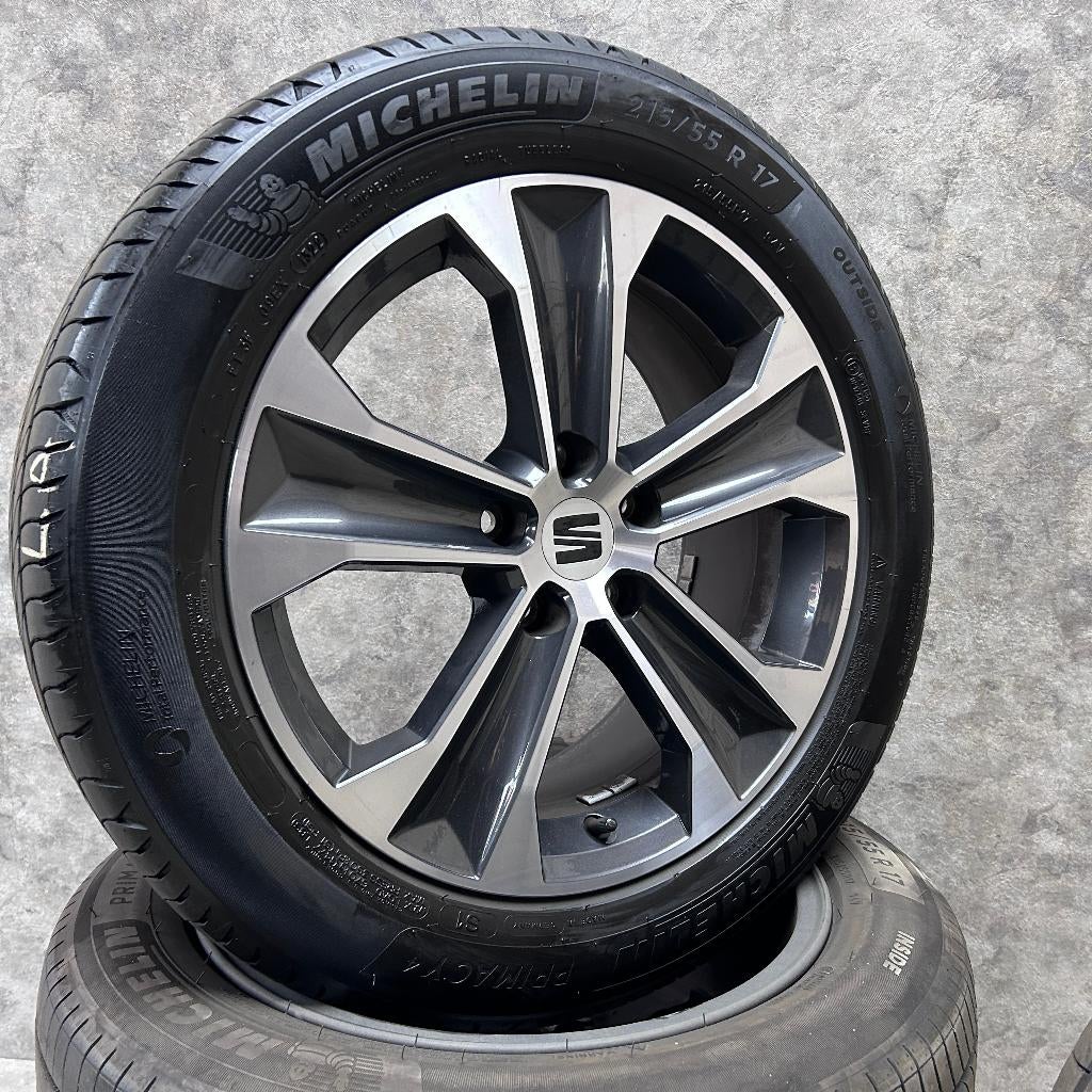 17 inch originele velgen + zomerbanden Seat Ateca, Frank_derks@hotmail.com, 5712GG 9, Banden en Velgen, 17 inch