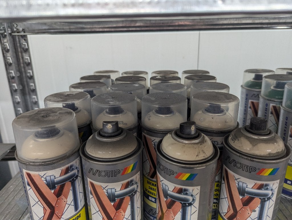 Motip RAL kleuren spuitbussen - 115 stuks (83 nieuw), Doe-het-zelf en Verbouw, Ophalen, Overige kleuren, Zo goed als nieuw, Lak