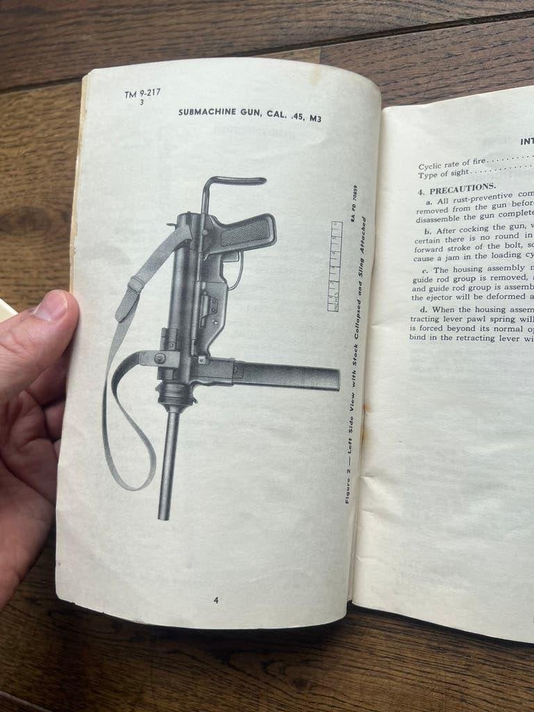 WO2 Amerikaans M3 Grease gun .45 voorschrift 1943 technisch, Verzamelen, Militaria | Tweede Wereldoorlog, Amerika, Verzenden, Boek of Tijdschrift