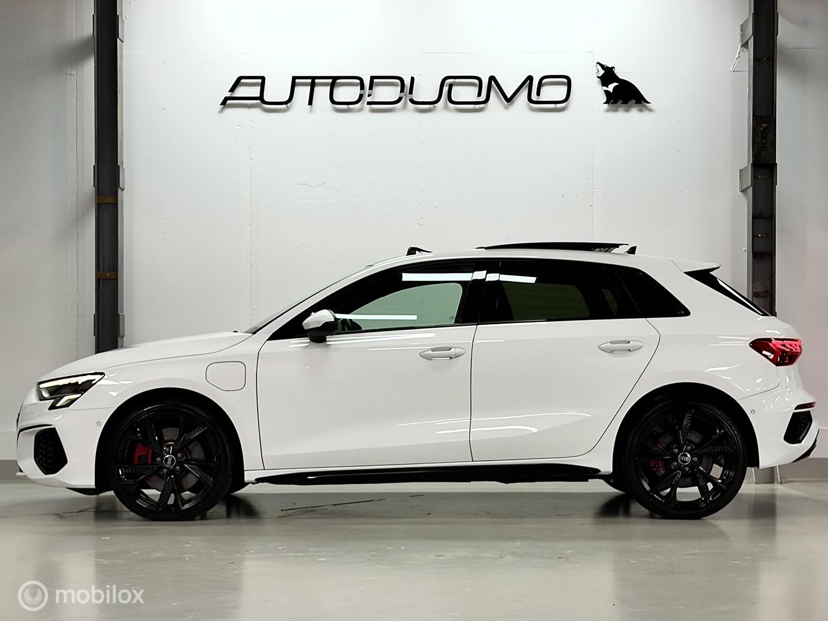 Audi A3 Sportback 45 TFSI e S ed Competition | Pano | RS Sea, Auto's, Dealer onderhouden, Gebruikt, Euro 6, 4 cilinders
