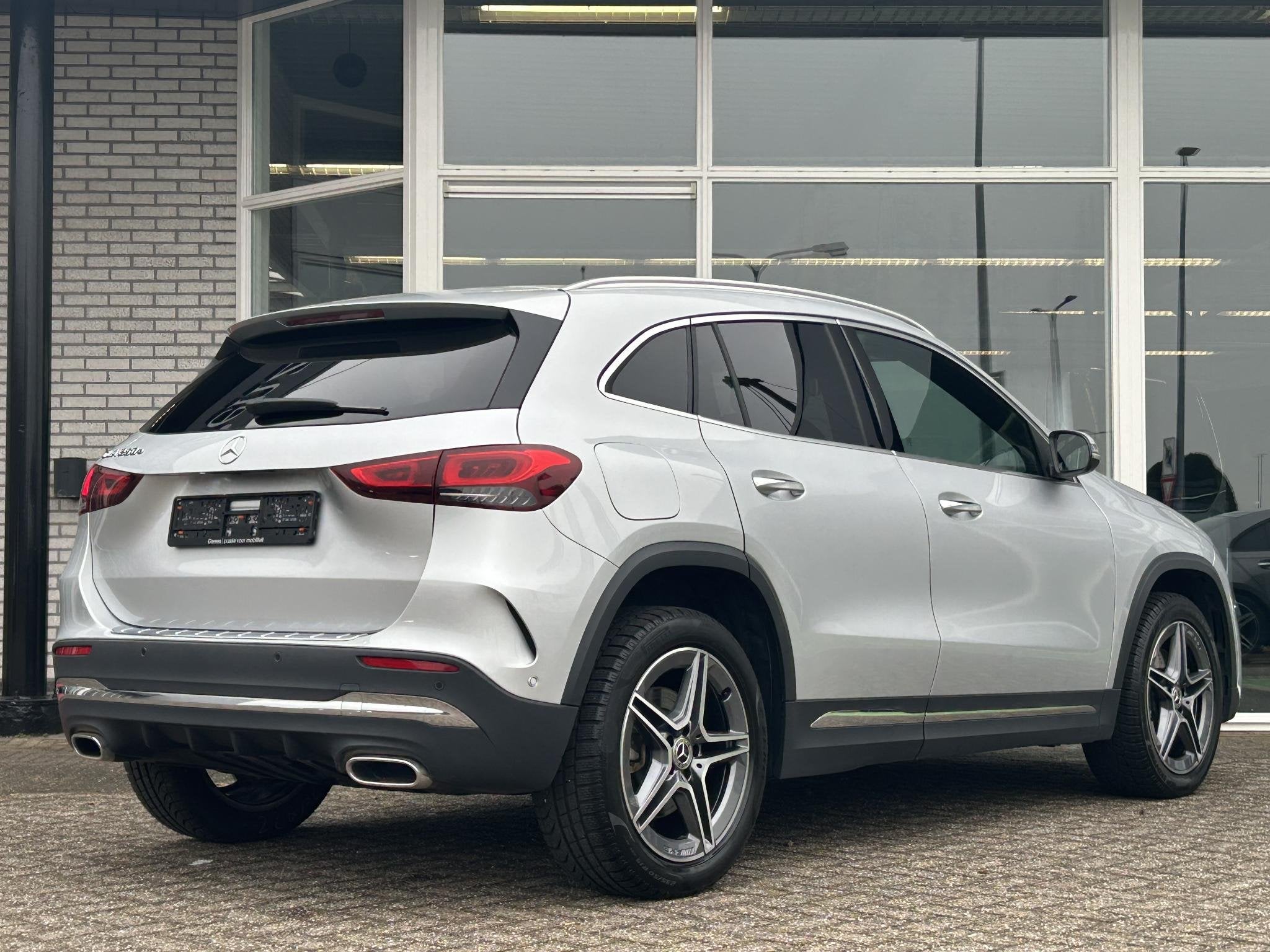 Mercedes-Benz GLA-klasse 250 e AMG Line, Auto's, Stof, 16 kWh, Bedrijf, Hybride Elektrisch/Benzine
