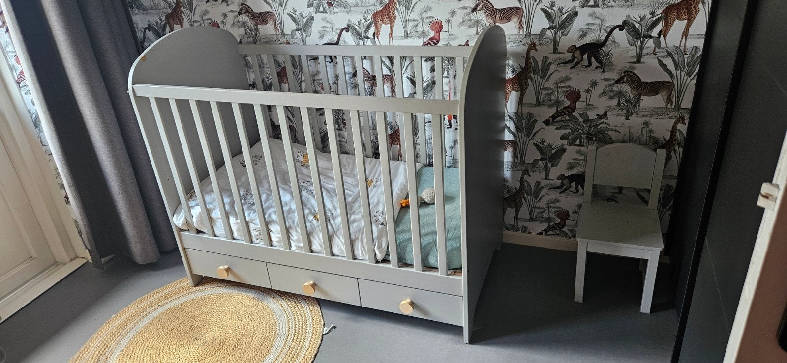 IKEA GONATT Ledikant grijs, Kinderen en Baby's, Ophalen, Gebruikt, Minder dan 140 cm, Matras