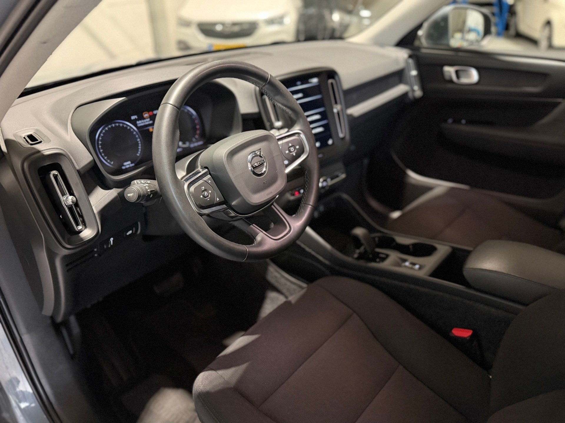 Foto 4 van Volvo XC40 1.5 T3 Business Pro - Automaat - LED - Dealer Ond