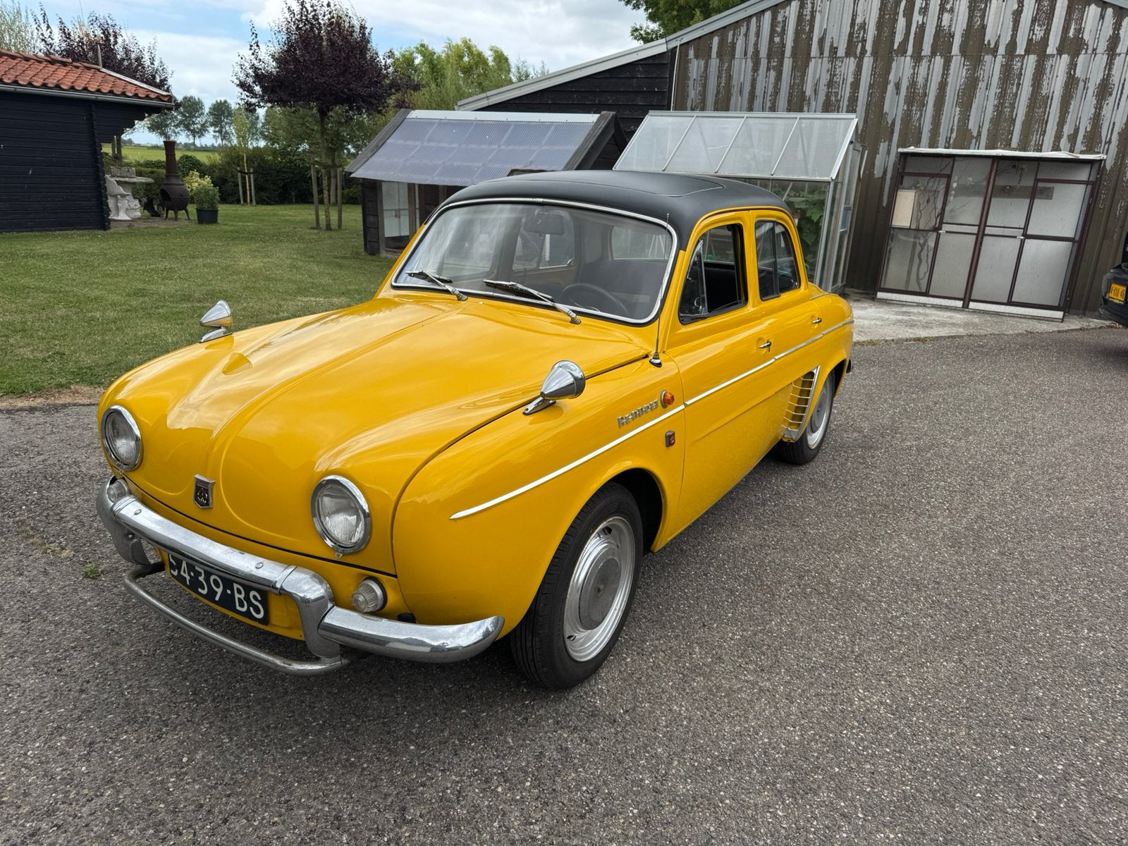 Renault Dauphine Gordini, 13 km/l, 36 pk, 673 kg, 4 stoelen
