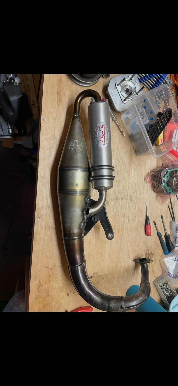 Leovince TT Peugeot Verticaal, Fietsen en Brommers, Brommers | Tuning en Styling, Ophalen of Verzenden, Zo goed als nieuw