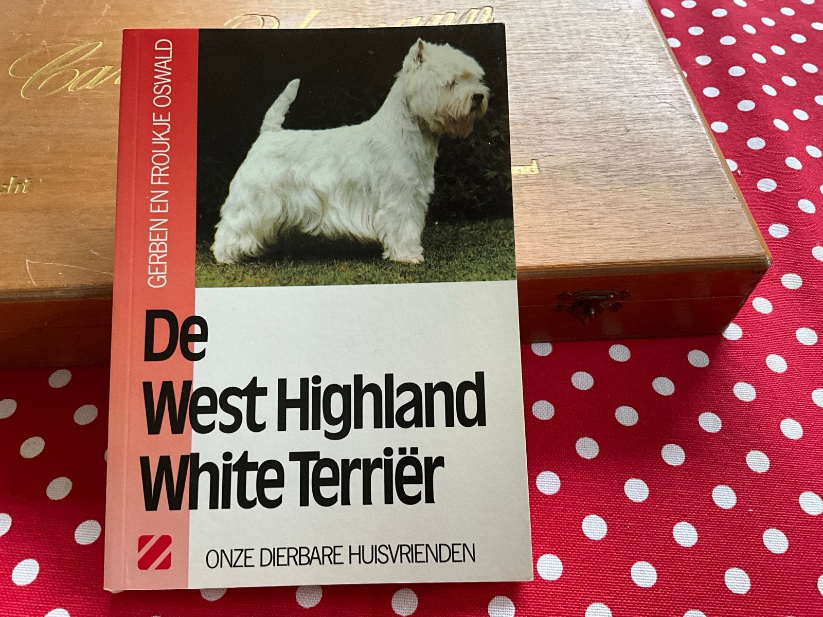 Boek: De West Highland White Terriër - Hondenrasgids, Ophalen of Verzenden, Gelezen, Honden