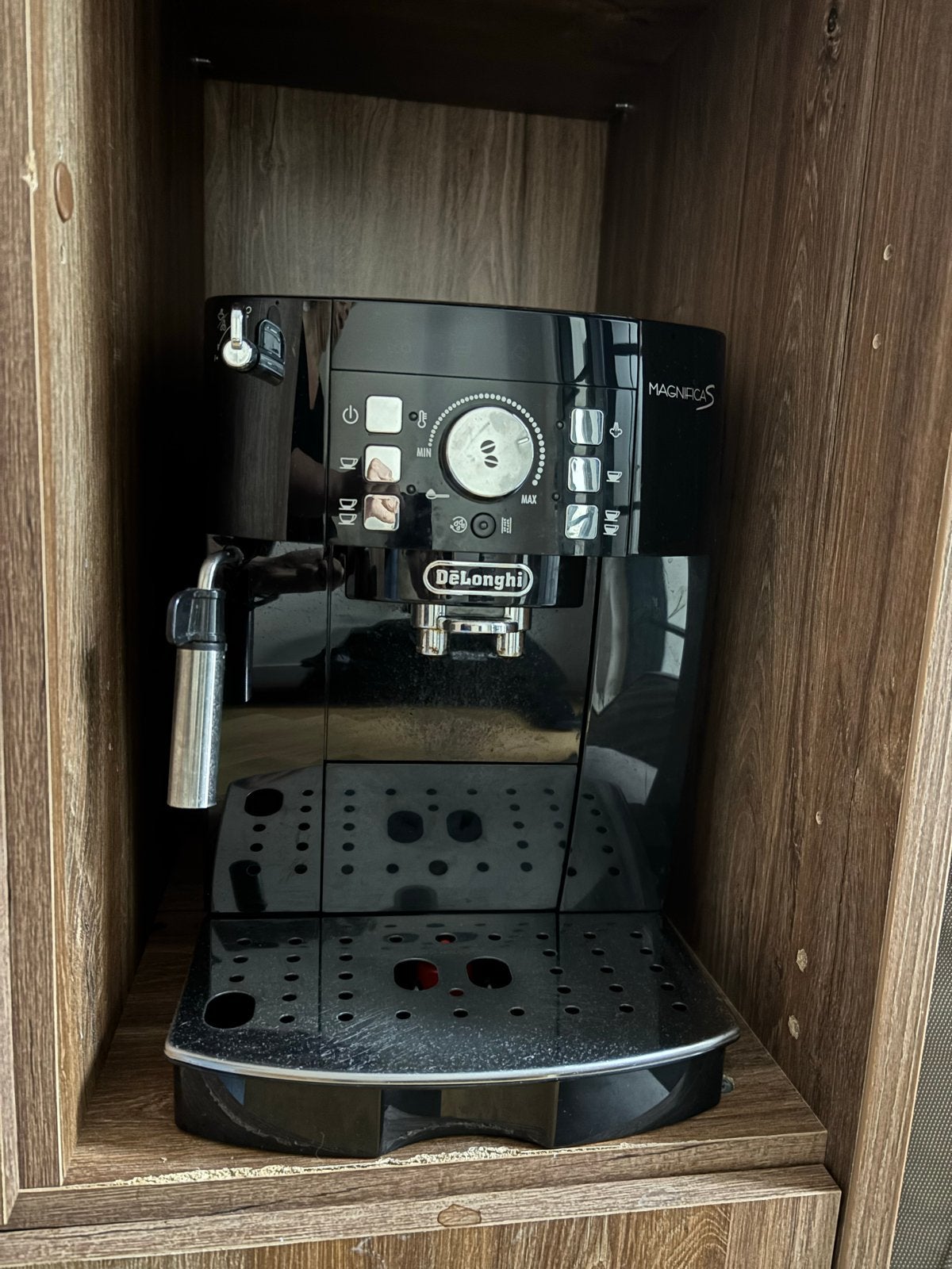 DeLonghi Magnifica S - voor de handige koffieliefhebber, Ophalen, Afneembaar waterreservoir, Gebruikt, Koffiemachine