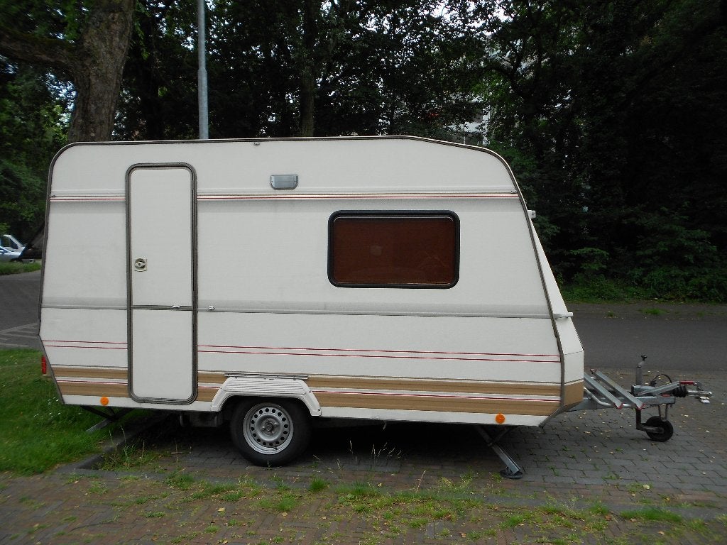 DETHLEFFS NEW LINE CARAVAN  €1850,-, Tot en met 2, Particulier, Dethleffs, Koelkast