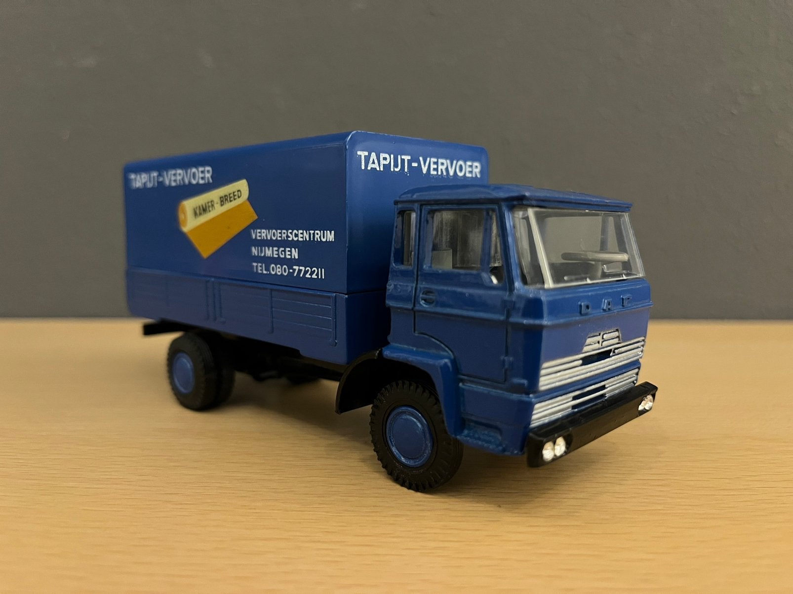 Lion Car DAF F 2000  Tapijt-Vervoer Nijmegen, Hobby en Vrije tijd, Modelauto's | 1:50, Ophalen of Verzenden, Nieuw, Bus of Vrachtwagen