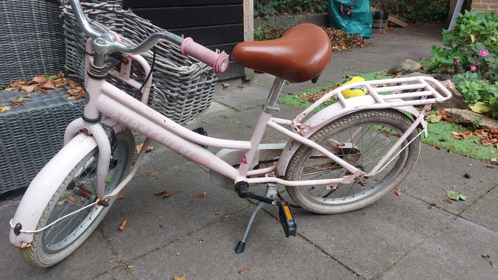 Roze kinderfiets met mandje en bagagedrager, Ophalen, Terugtraprem, Supercycle, 16 tot 20 inch