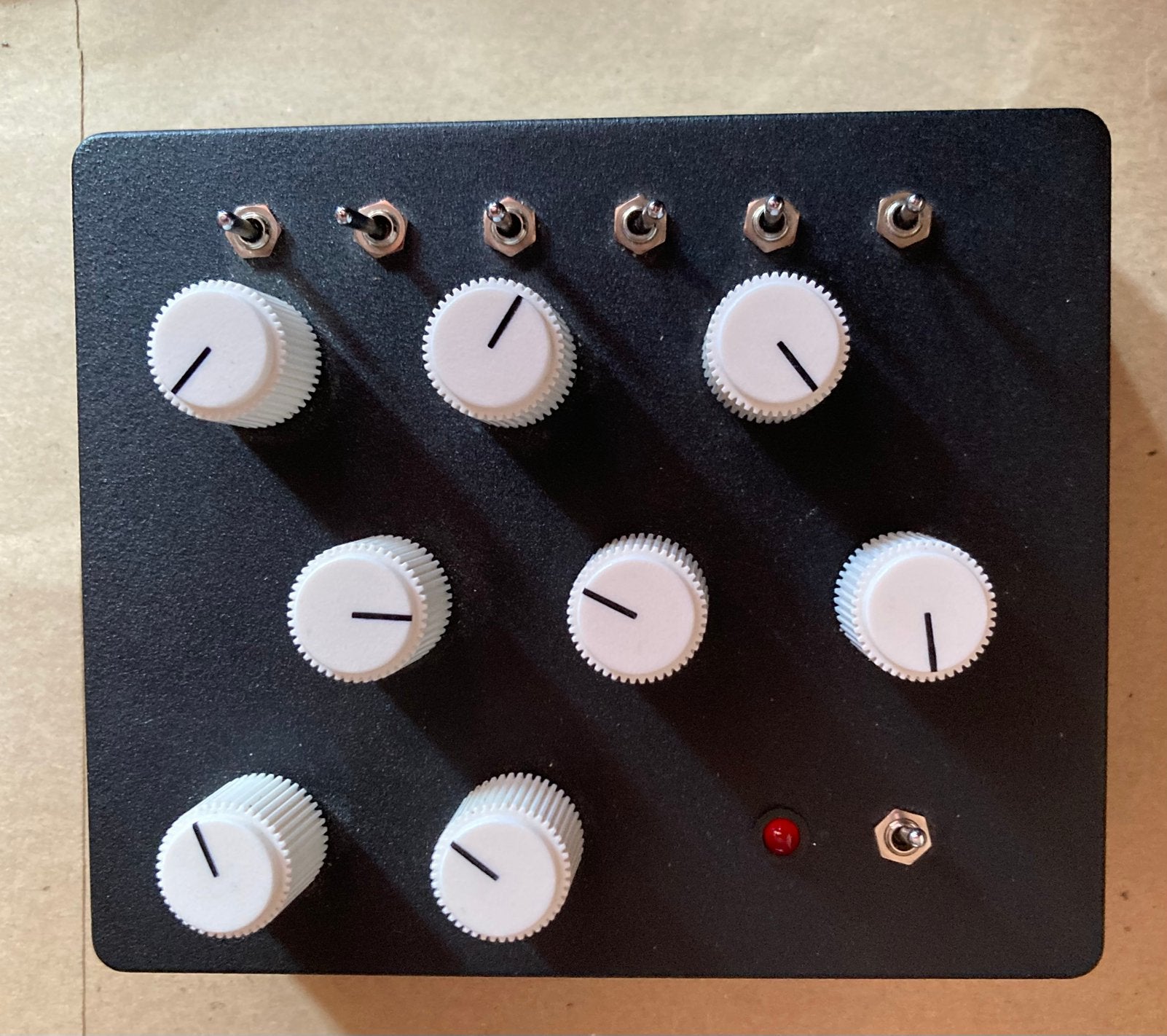 Rucci maximum drone  analog 6 oscillator synth, Muziek en Instrumenten, Ophalen of Verzenden, Zo goed als nieuw, Overige aantallen