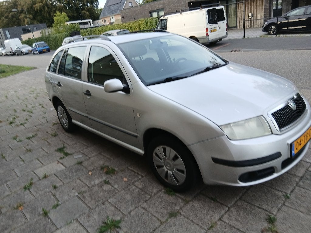Skoda Fabia 1.4 Combi 55KW 2006  (APK verloopt op 12-9-2026), Voorwielaandrijving, 74 pk, 4 cilinders, 1070 kg