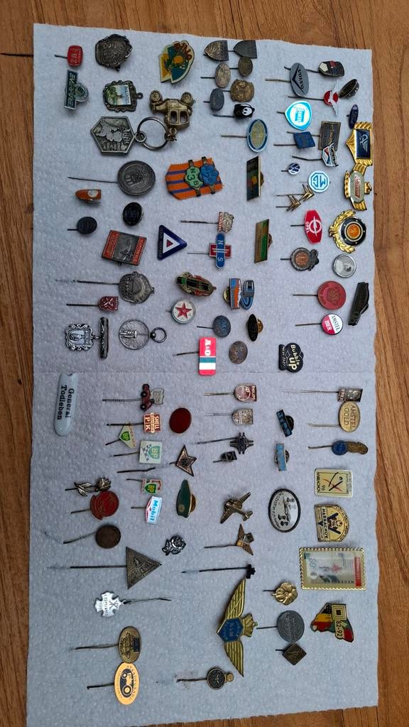 Grote collectie vintage speldjes en pins, Verzamelen, Ophalen of Verzenden, Gebruikt, Merk, Speldje of Pin