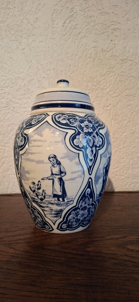 Delfts blauwe gemberpot “Regina” met boerentaferelen, Huis en Inrichting, Blauw, Met deksel, Ophalen of Verzenden, Zo goed als nieuw
