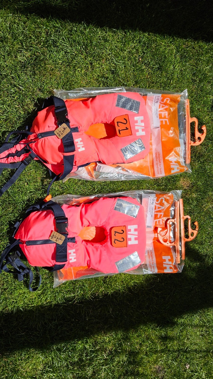 2x helly hansen reddingsvest roze 5-15kg en 10-25kg., Ophalen of Verzenden, Zo goed als nieuw, Kind, Reddingsvest of Zwemvest