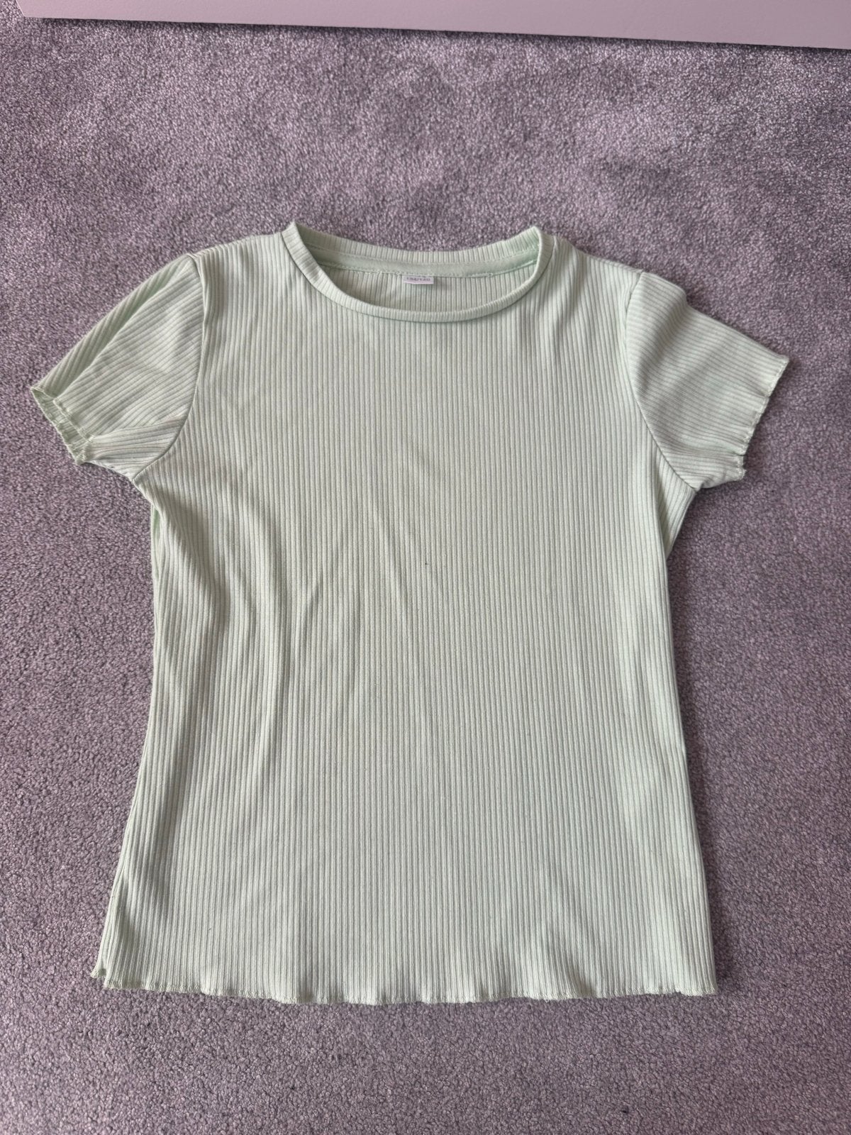 Lichtgroen geribbeld T-shirt, maat 134/140, Ophalen of Verzenden, Zo goed als nieuw, Meisje, Shirt of Longsleeve