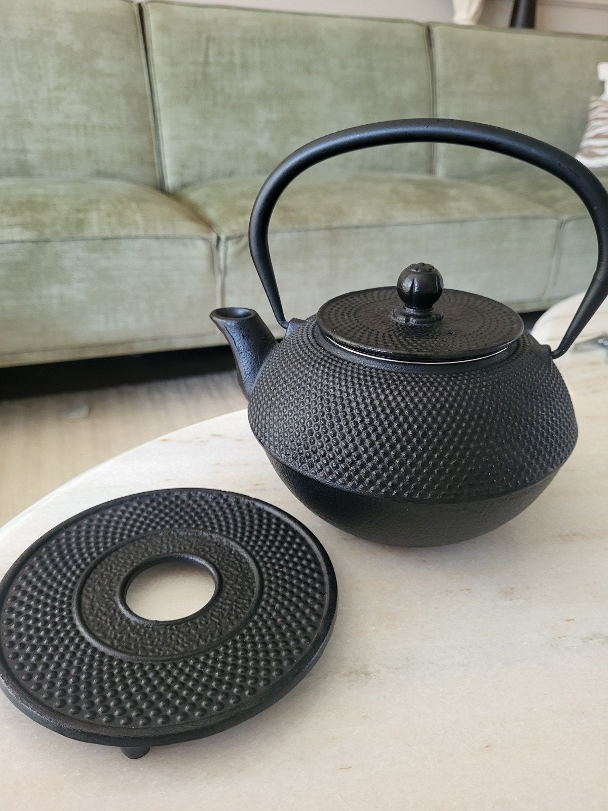 Nieuwe gietijzeren theepot met onderzetter - Zwart, Theepot/fluitketel, Nieuw, Ophalen of Verzenden, Zwart
