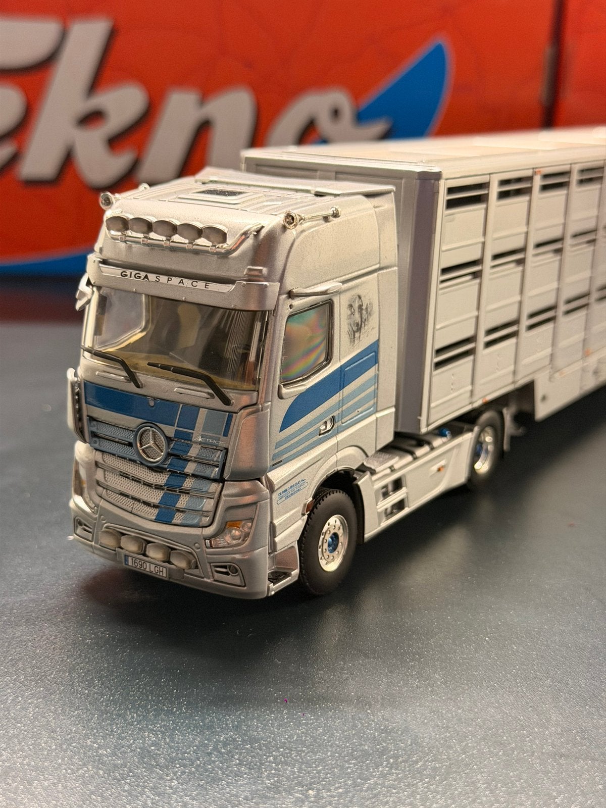 WSI Mercedes-Benz Actros De Pablo Arribas, Hobby en Vrije tijd, Ophalen of Verzenden, Zo goed als nieuw, Bus of Vrachtwagen, Overige merken